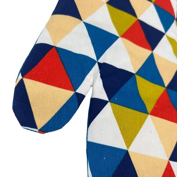 Blue Q Oven Mitt Most Likely to Microwave Colorful Triangle Print - Picture 6 of 7